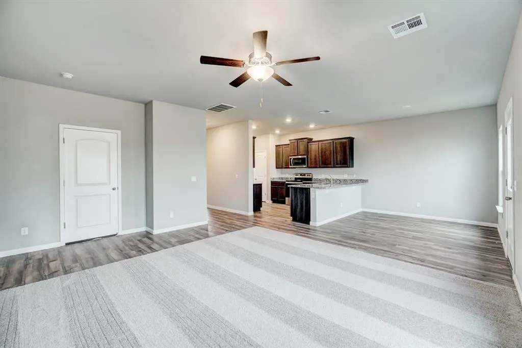Photo 6 — 1922 Redwood Lane, El Reno, OK 73036