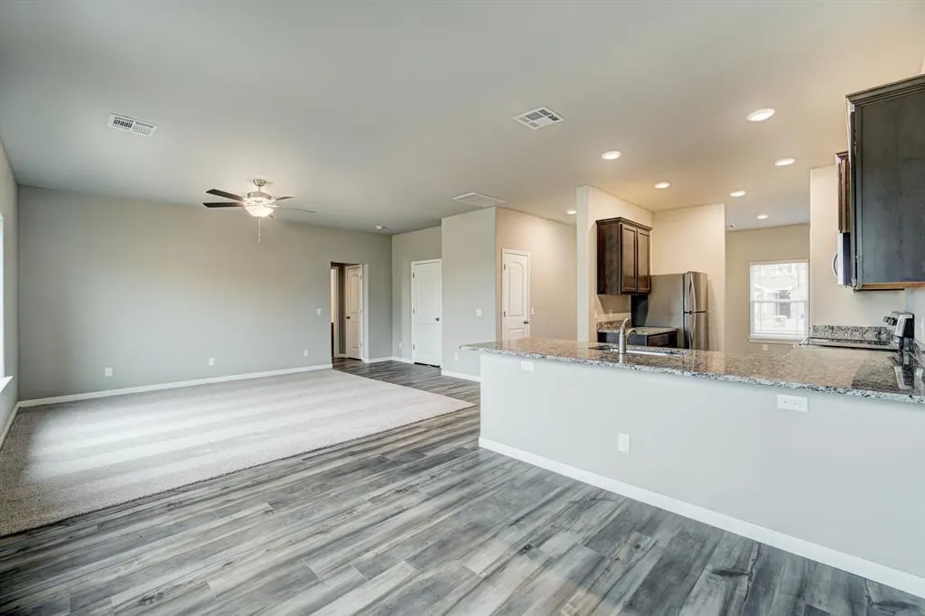 Photo 7 — 1922 Redwood Lane, El Reno, OK 73036