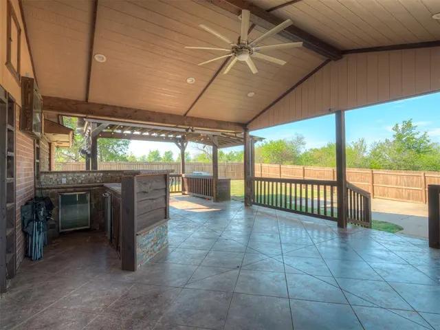 Photo 2 — 497 Hardesty Drive, Shawnee, OK 74804
