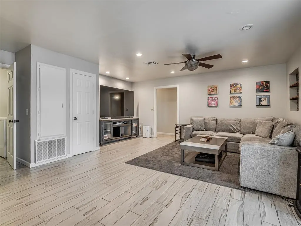 Photo 9 — 497 Hardesty Drive, Shawnee, OK 74804