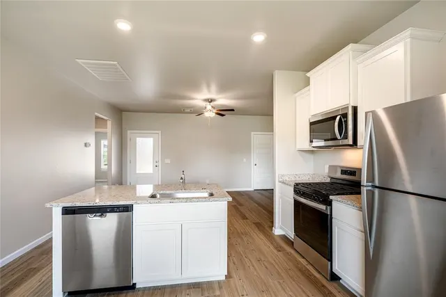 Photo 4 — 1916 Redwood Lane, El Reno, OK 73036