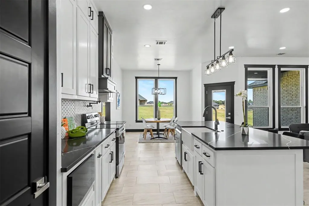 Photo 9 — 2440 Canyon Circle, Blanchard, OK 73010