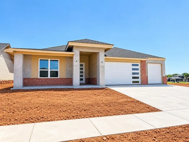 Photo 2 — 7204 NW 155th Street, Edmond, OK 73013
