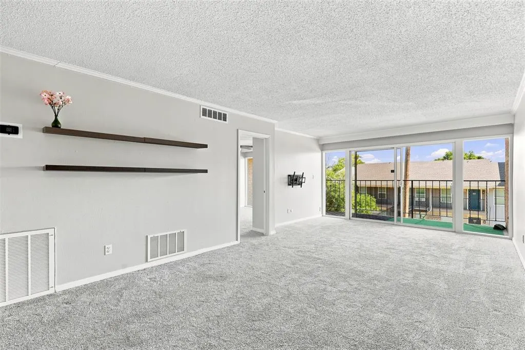 Photo 2 — 6100 N Brookline Avenue 20, Oklahoma City, OK 73112