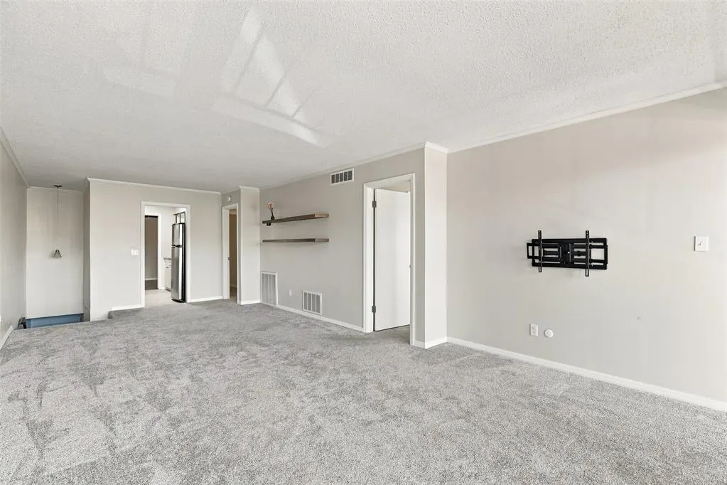 Photo 3 — 6100 N Brookline Avenue 20, Oklahoma City, OK 73112