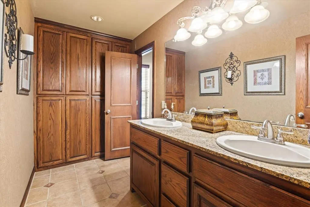 Photo 35 — 9948 Fawn Hollow Road, Mustang, OK 73064