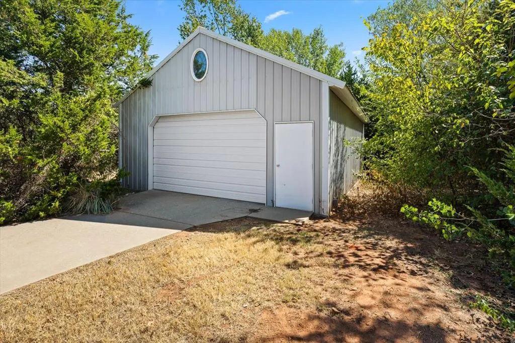 Photo 39 — 9948 Fawn Hollow Road, Mustang, OK 73064