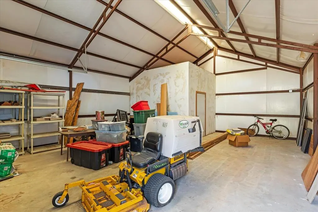 Photo 40 — 9948 Fawn Hollow Road, Mustang, OK 73064