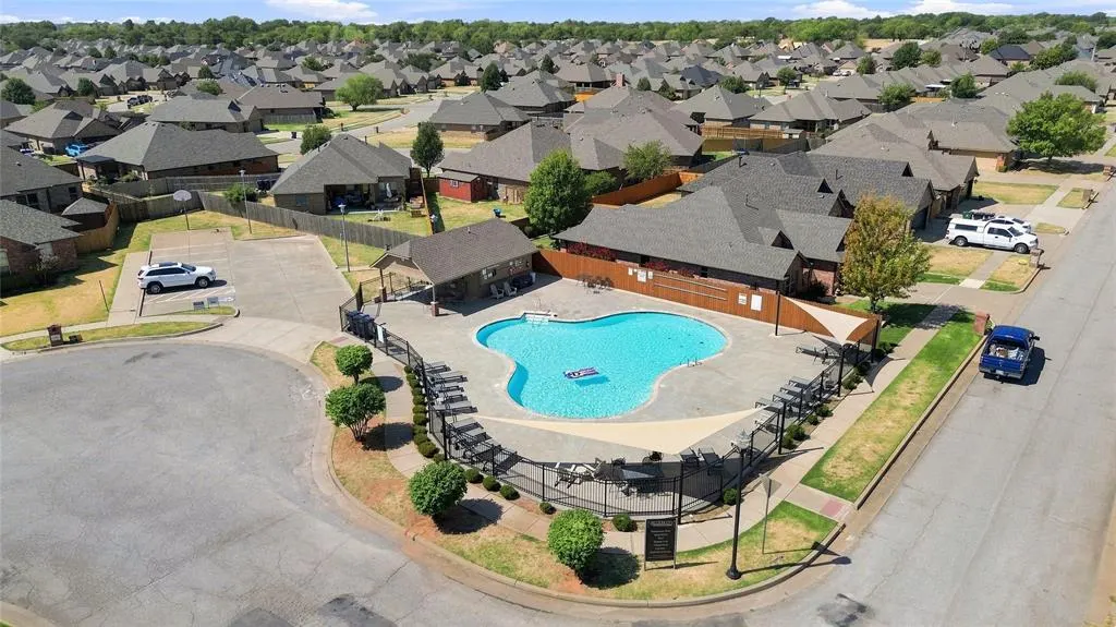 Photo 39 — 11601 SW 17th Court, Yukon, OK 73099