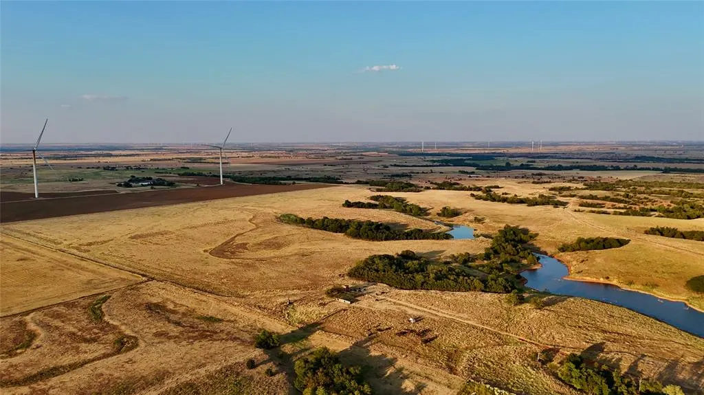 Photo 39 — 26498 E 670 Road, Hennessey, OK 73742