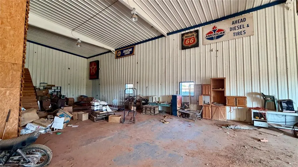 Photo 41 — 26498 E 670 Road, Hennessey, OK 73742
