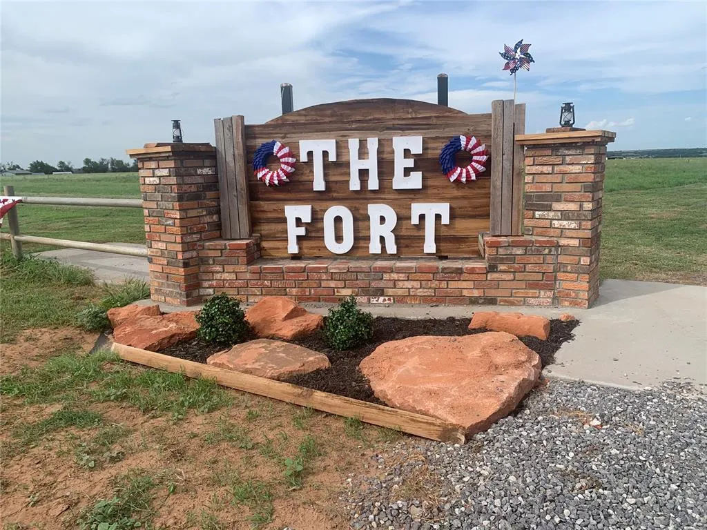 Front exterior — 11111 N Hazlett- Highway 9 Highway, Fort Cobb, OK 73038