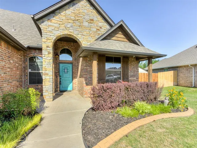 Photo 2 — 4613 Hambletonian Lane, Mustang, OK 73064