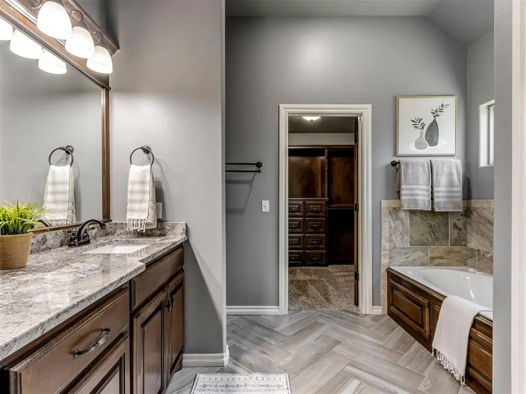 Photo 18 — 4613 Hambletonian Lane, Mustang, OK 73064
