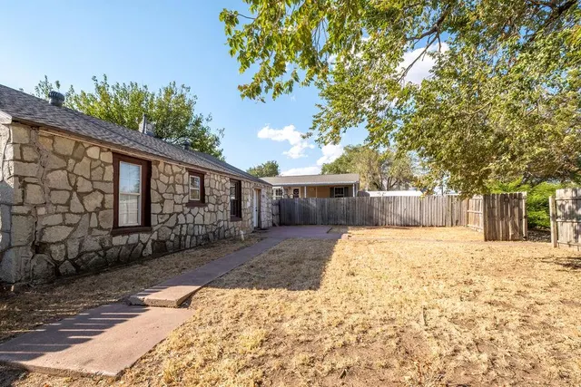 Photo 6 — 202 N Elm Avenue, Union City, OK 73090