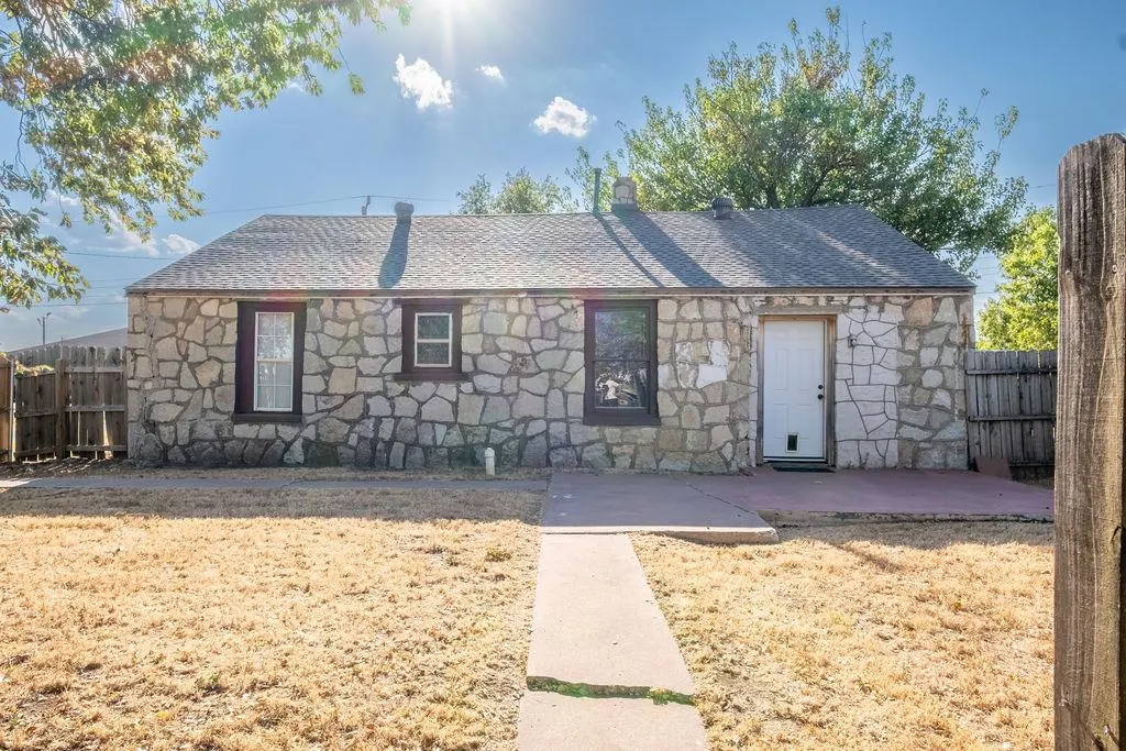 Photo 7 — 202 N Elm Avenue, Union City, OK 73090