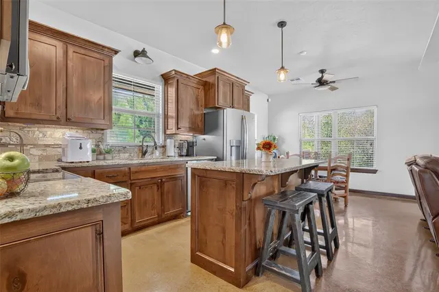 Photo 6 — 138 NW Tanyas Trail, Cache, OK 73527