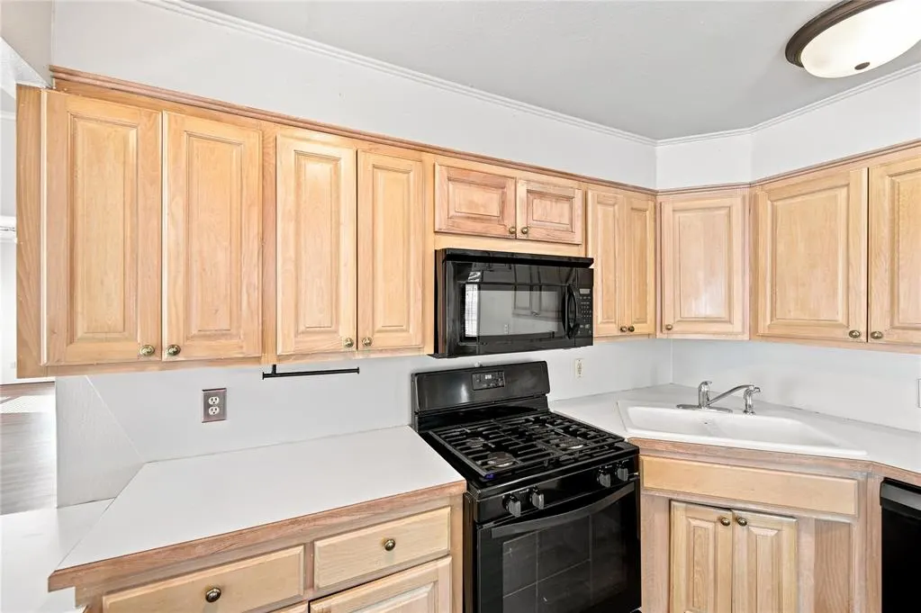 Photo 10 — 939 W 2nd Street, Elk City, OK 73644