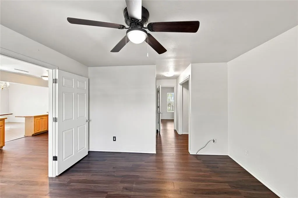 Photo 13 — 939 W 2nd Street, Elk City, OK 73644