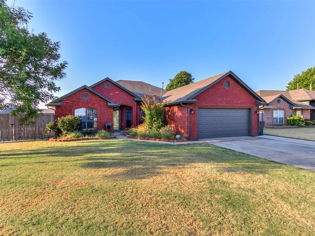 Photo 2 — 10400 NW 42nd Street, Yukon, OK 73099