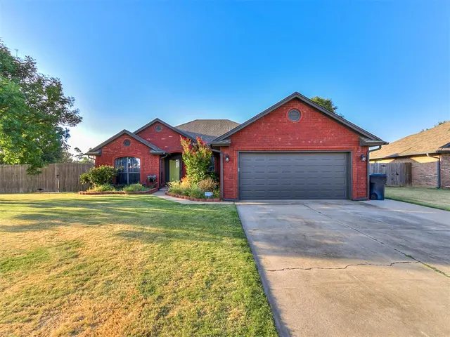 Photo 3 — 10400 NW 42nd Street, Yukon, OK 73099