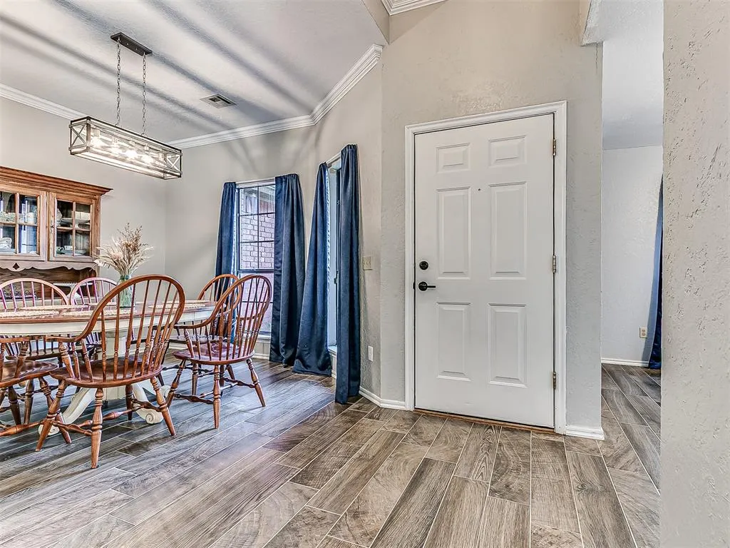 Photo 7 — 10400 NW 42nd Street, Yukon, OK 73099