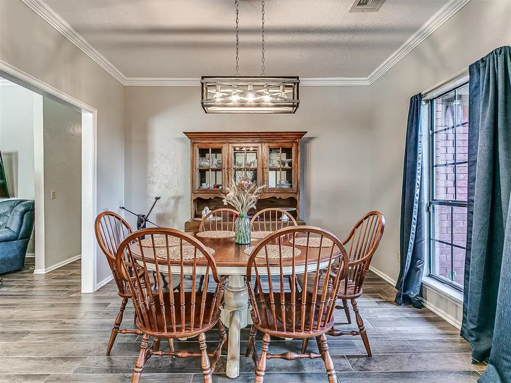 Photo 9 — 10400 NW 42nd Street, Yukon, OK 73099