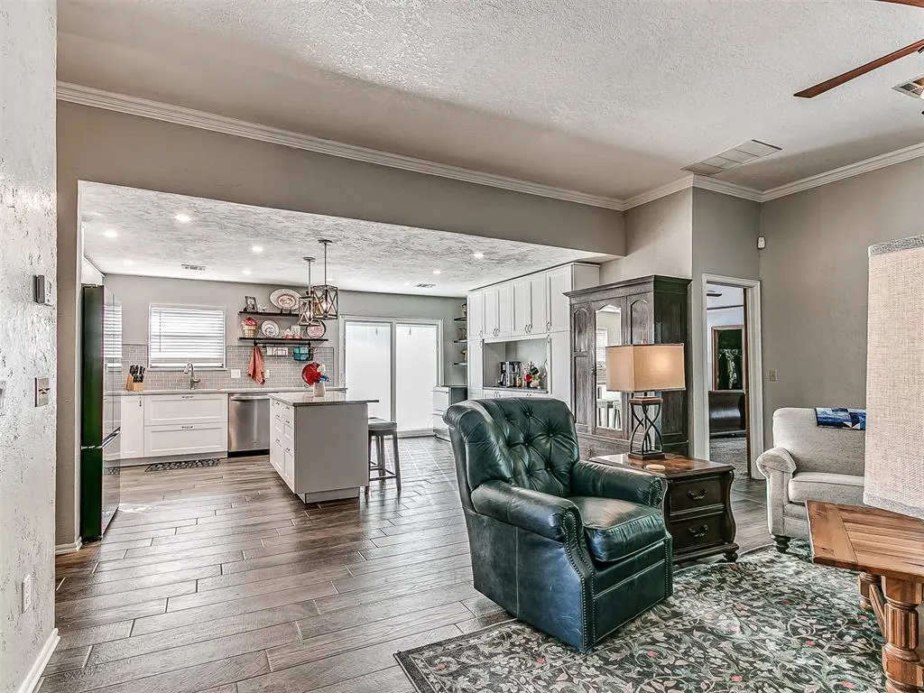 Photo 16 — 10400 NW 42nd Street, Yukon, OK 73099