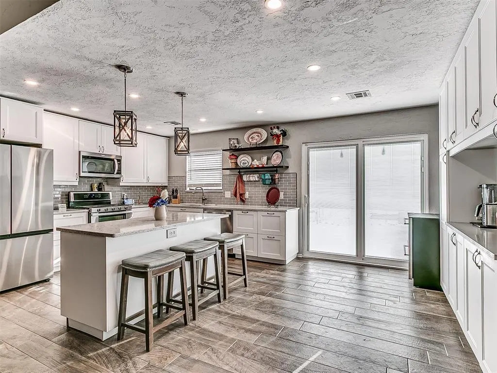 Photo 17 — 10400 NW 42nd Street, Yukon, OK 73099