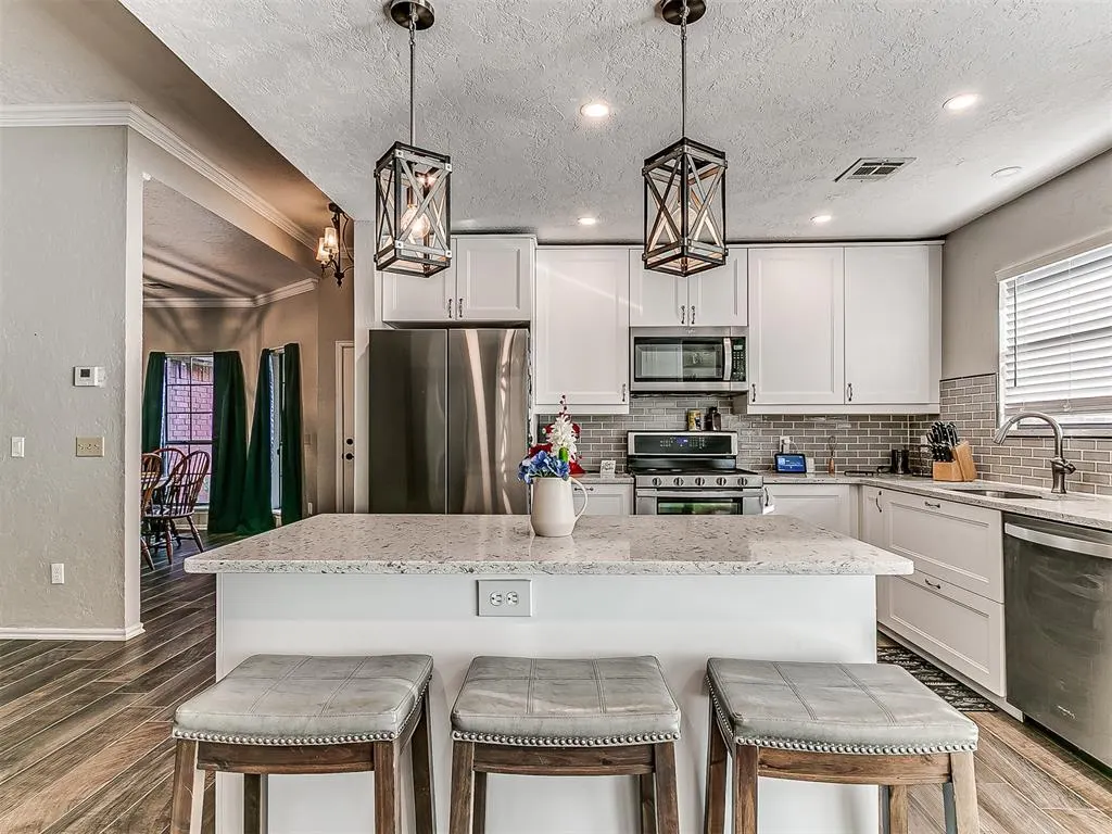 Photo 21 — 10400 NW 42nd Street, Yukon, OK 73099