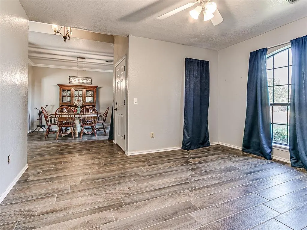 Photo 29 — 10400 NW 42nd Street, Yukon, OK 73099