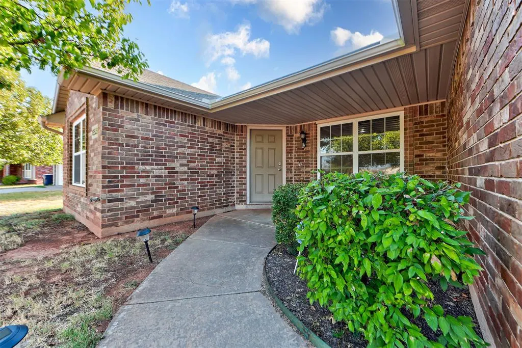 Photo 3 — 13628 Bradbury Lane, Piedmont, OK 73078
