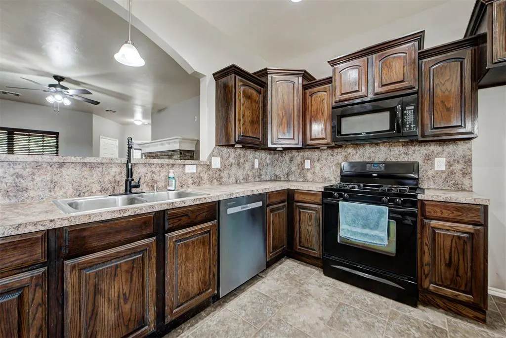 Photo 14 — 13628 Bradbury Lane, Piedmont, OK 73078
