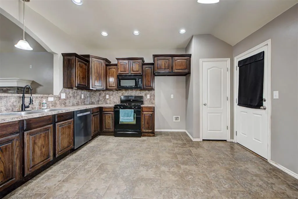 Photo 17 — 13628 Bradbury Lane, Piedmont, OK 73078
