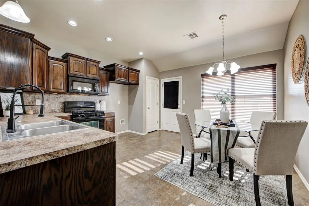 Photo 15 — 13628 Bradbury Lane, Piedmont, OK 73078