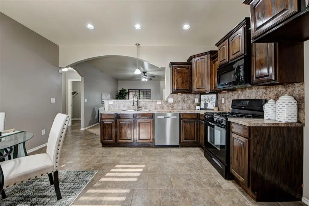 Photo 17 — 13628 Bradbury Lane, Piedmont, OK 73078