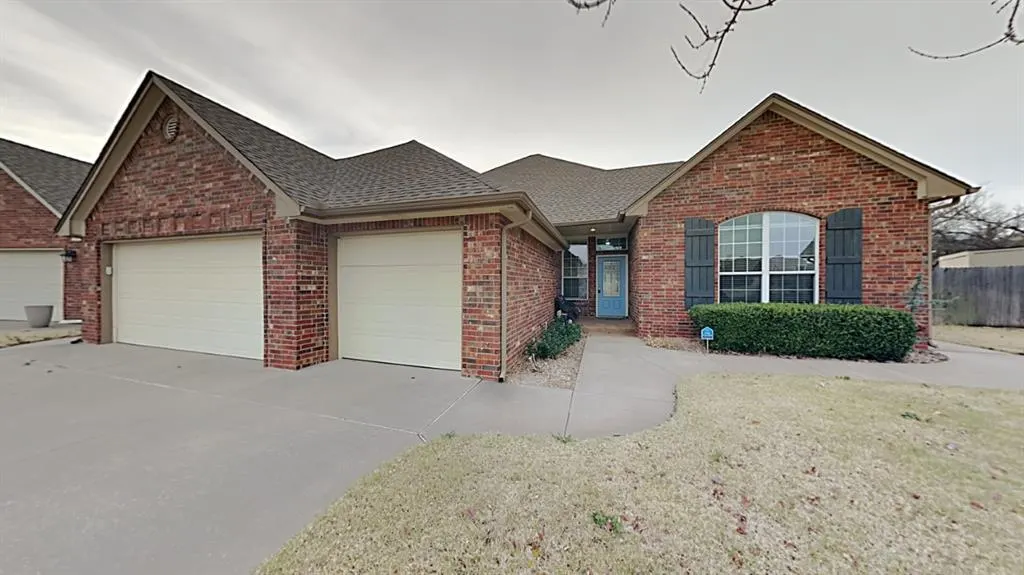 Front exterior — 11733 Cherry Point Lane, Yukon, OK 73099