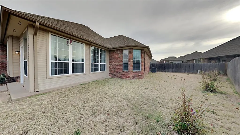 Photo 23 — 11733 Cherry Point Lane, Yukon, OK 73099