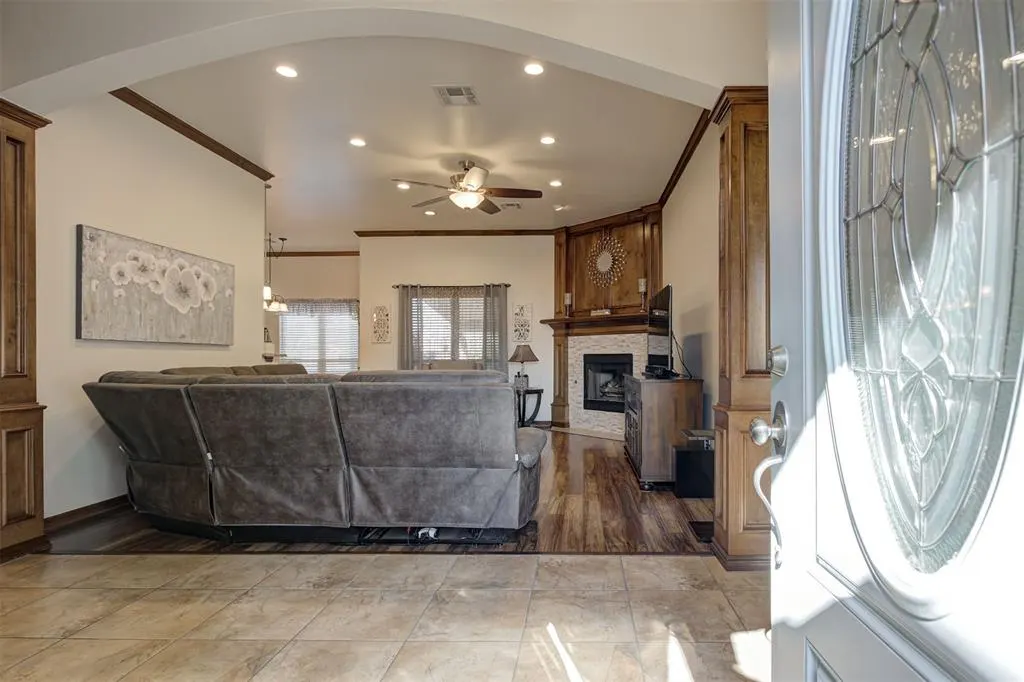 Photo 3 — 1701 Jordan Drive, Oklahoma City, OK 73160