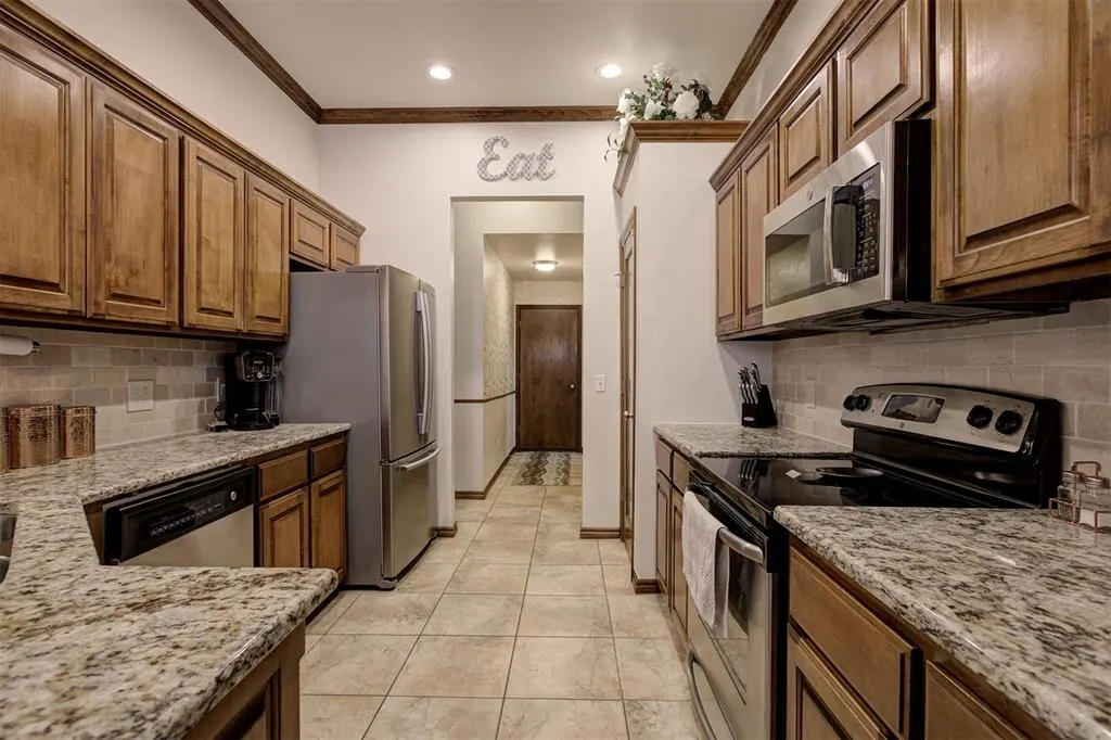 Photo 13 — 1701 Jordan Drive, Oklahoma City, OK 73160