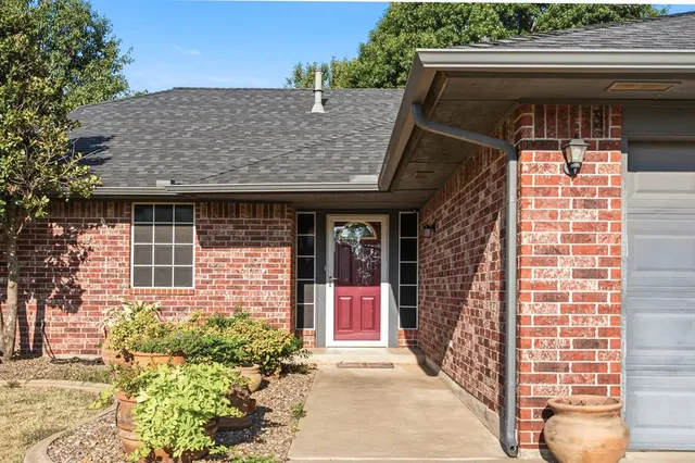 Photo 6 — 1001 Buckingham Drive, Newcastle, OK 73065