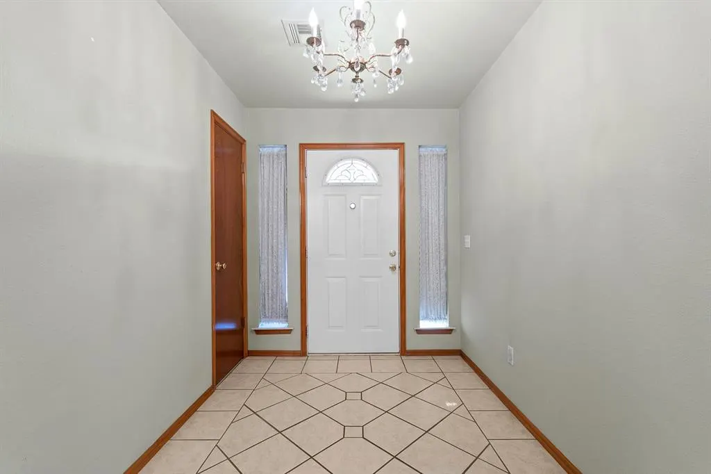 Photo 8 — 1001 Buckingham Drive, Newcastle, OK 73065