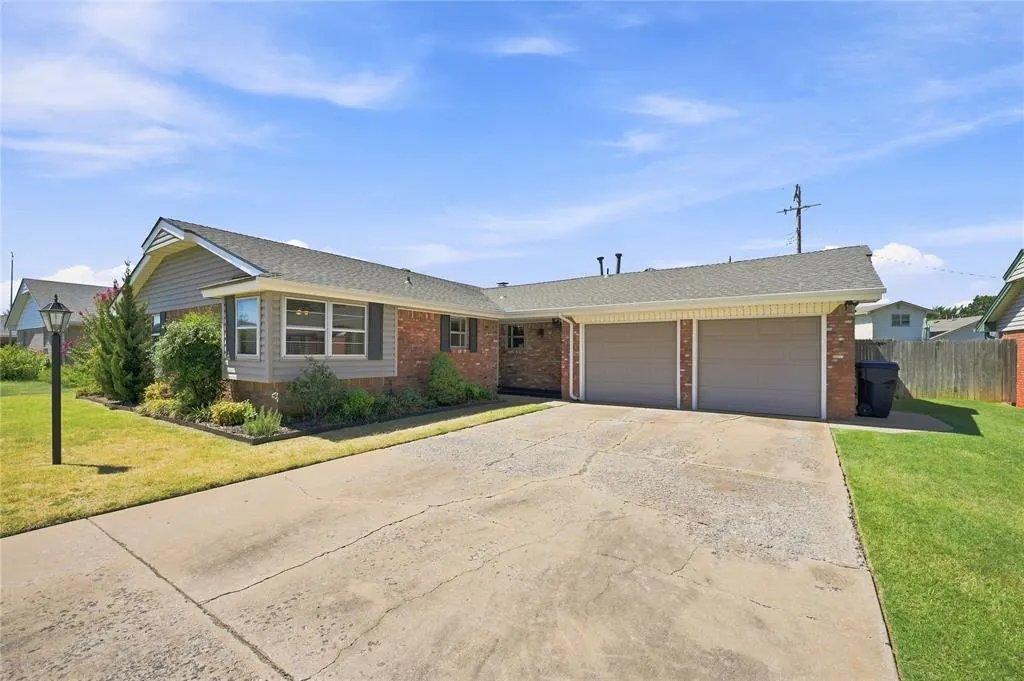 Front exterior — 6809 S Villa Avenue, Oklahoma City, OK 73159