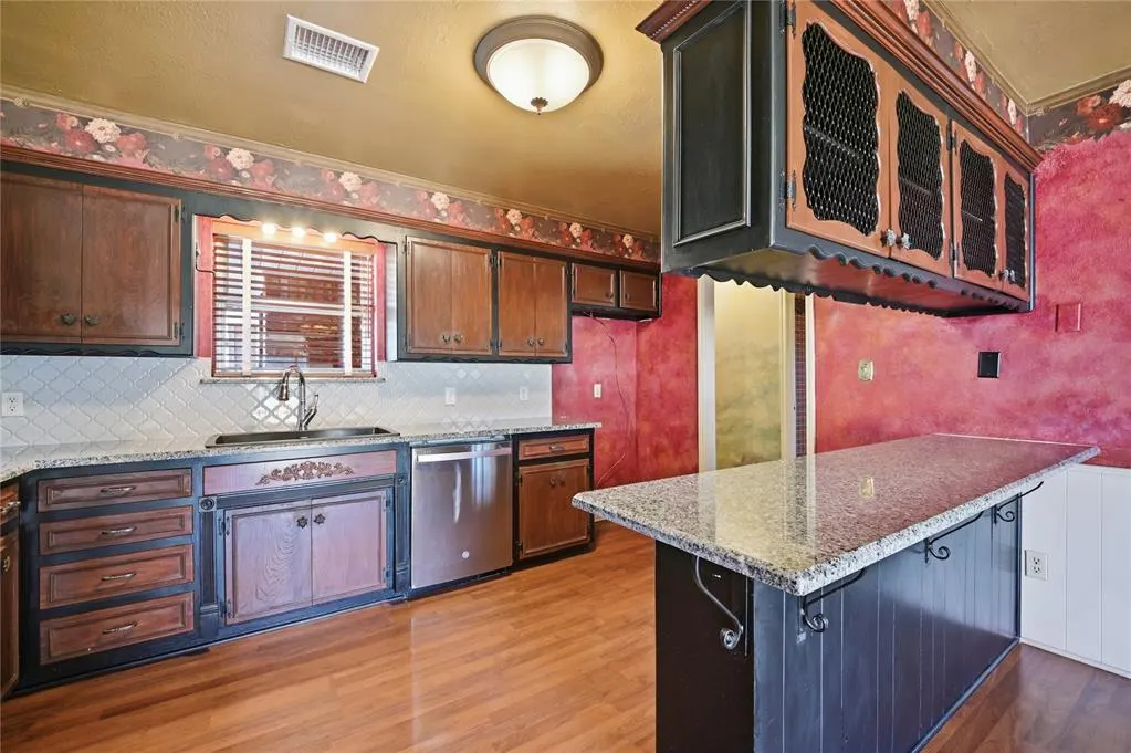 Photo 2 — 6809 S Villa Avenue, Oklahoma City, OK 73159