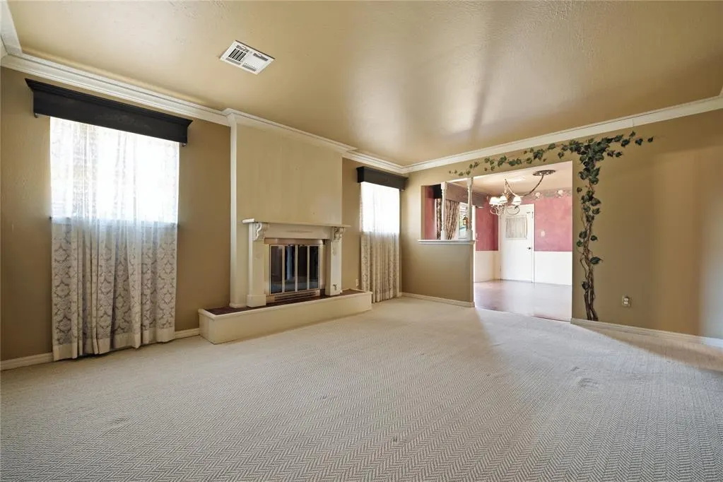 Photo 3 — 6809 S Villa Avenue, Oklahoma City, OK 73159