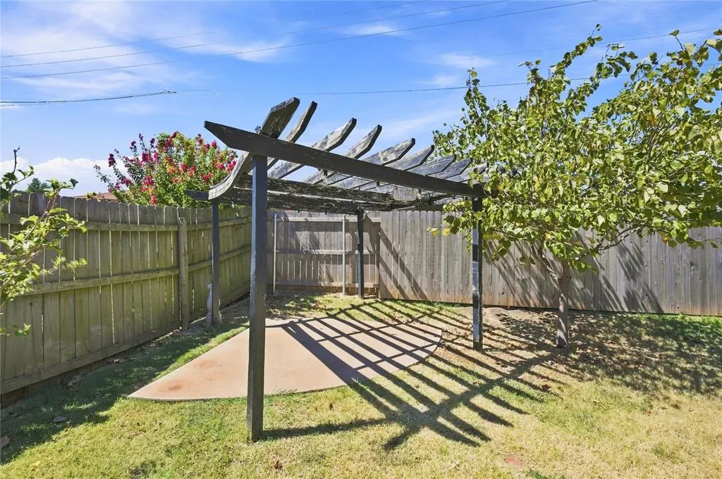 Photo 4 — 6809 S Villa Avenue, Oklahoma City, OK 73159