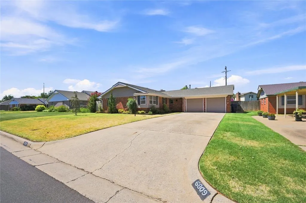 Photo 5 — 6809 S Villa Avenue, Oklahoma City, OK 73159