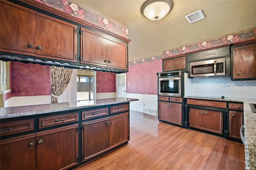 Photo 11 — 6809 S Villa Avenue, Oklahoma City, OK 73159