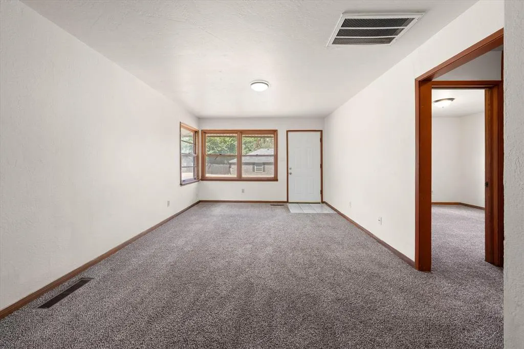 Photo 4 — 408 E Key Boulevard, Midwest City, OK 73110