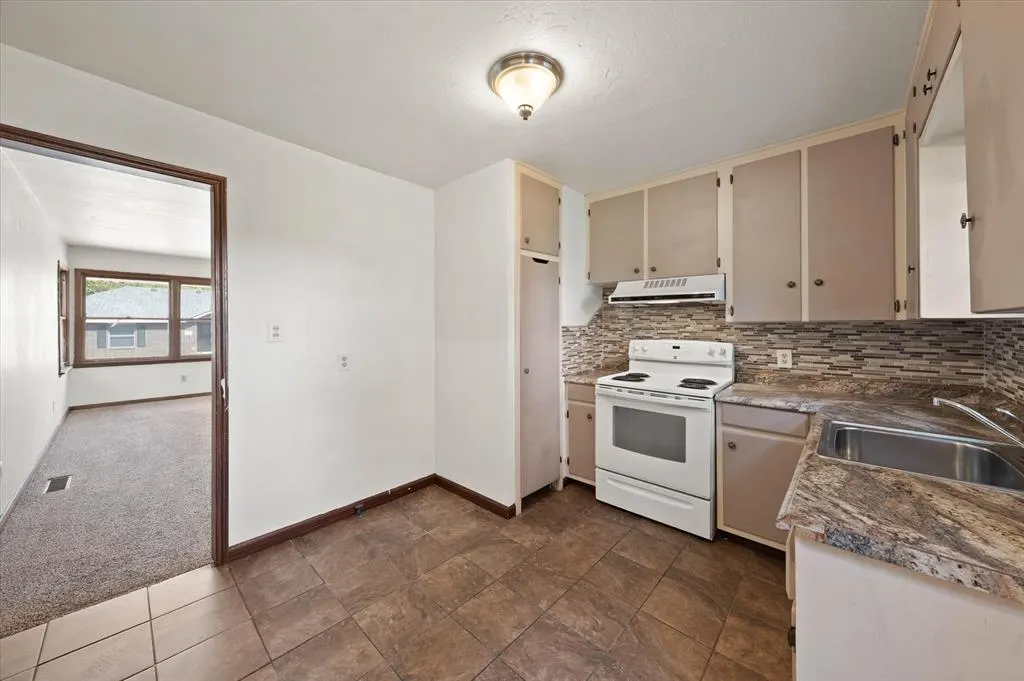 Photo 7 — 408 E Key Boulevard, Midwest City, OK 73110